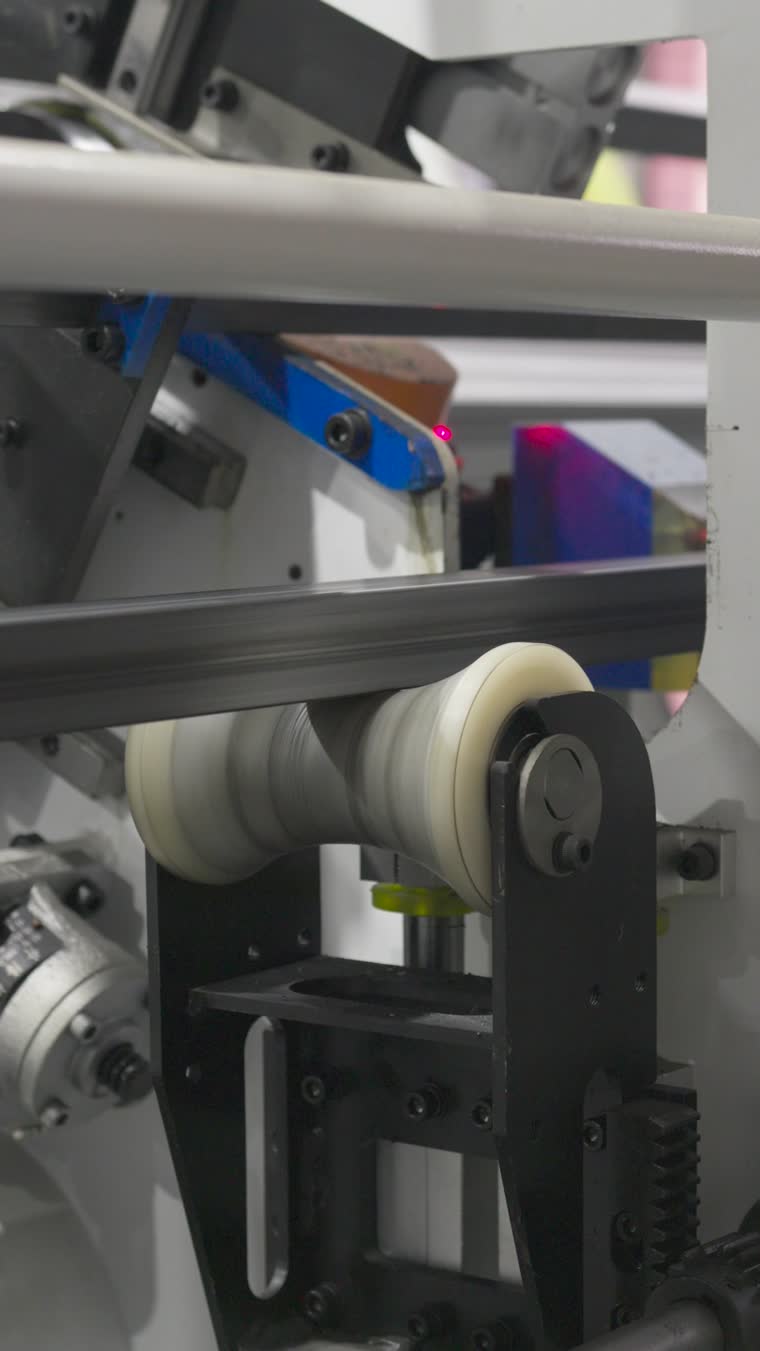 Sistema de arrastre y rodillos de la máquina
